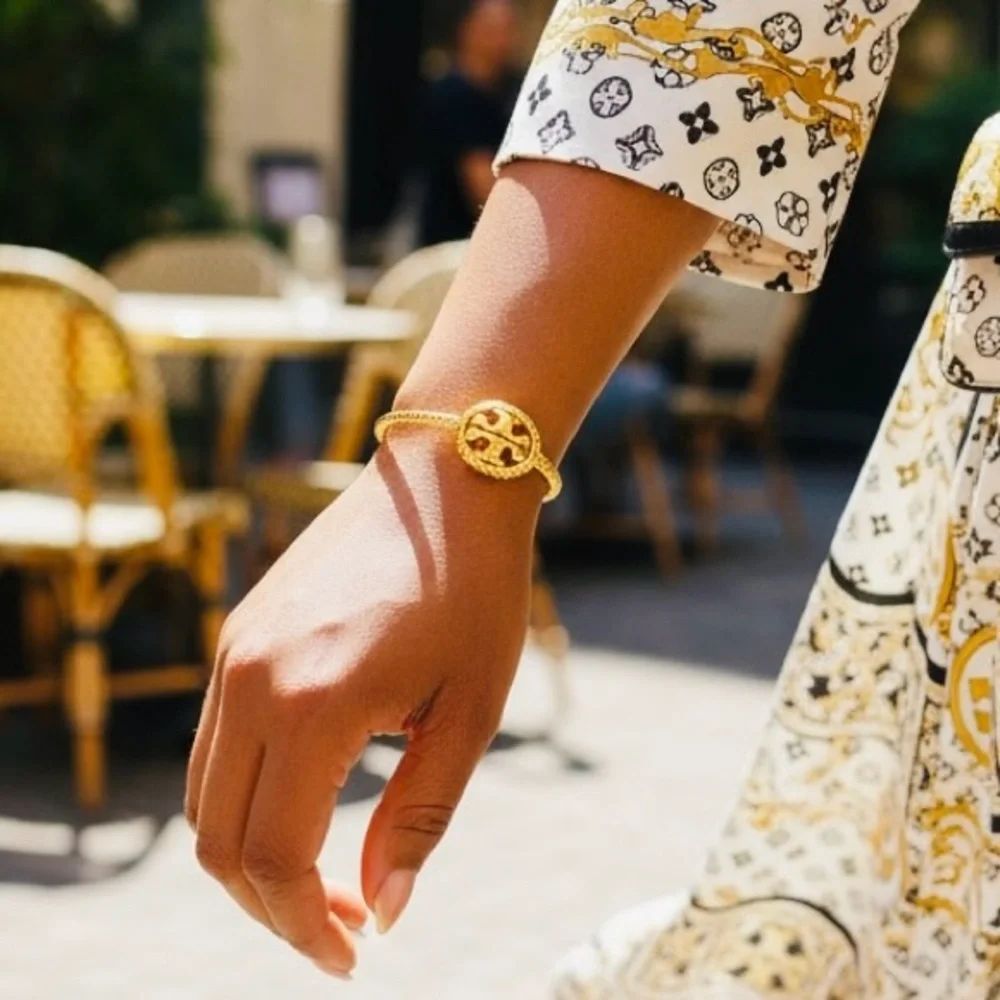A-1BX: TORY BURCH Rope Logo Hinged Cuff Bracelet, Authentic. NWT